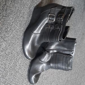 Kenneth Cole Reaction Black Leather Booties